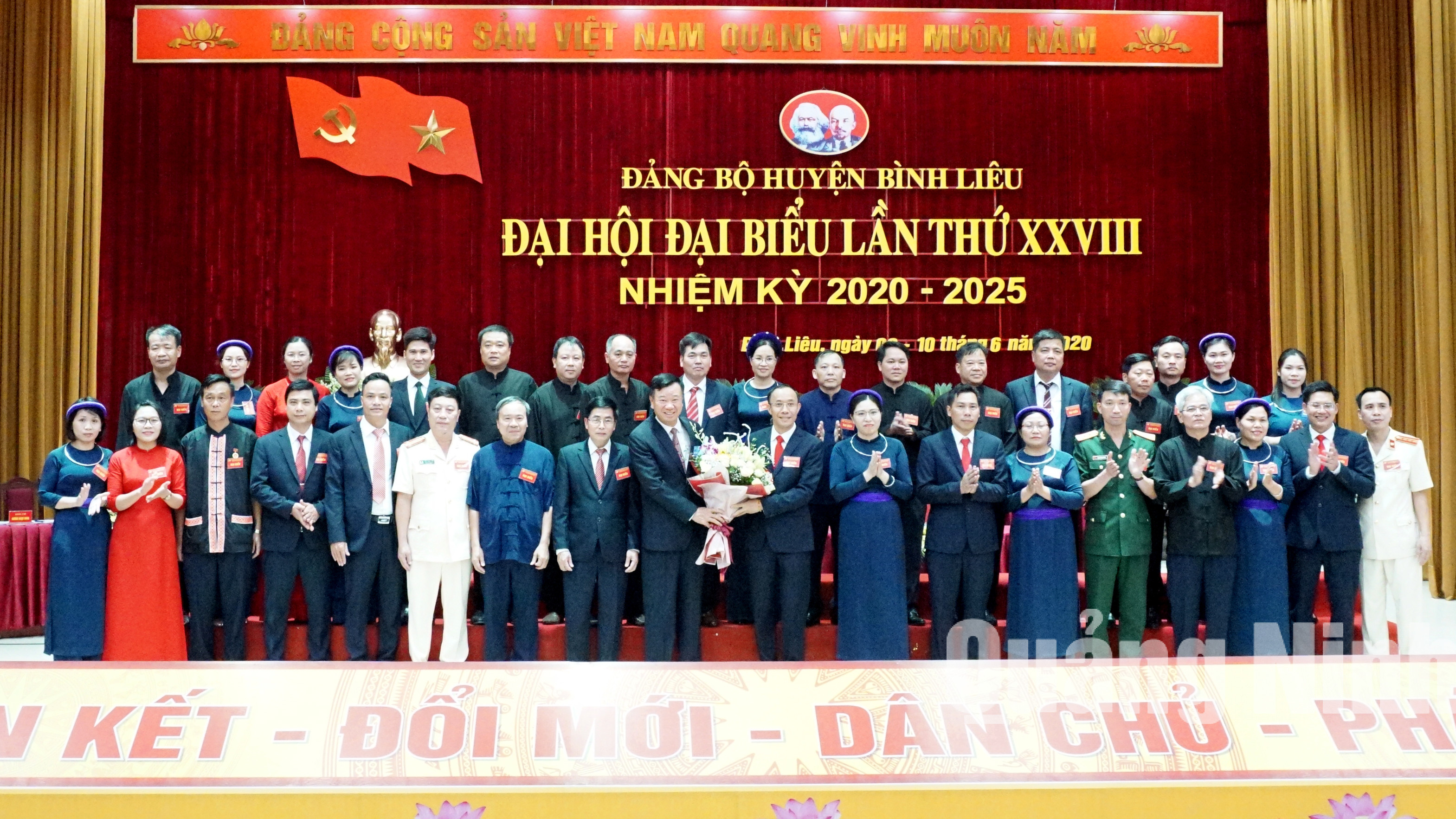 BCH Đảng bộ huyện Bình Liêu khóa XXVIII, nhiệm kỳ 2020-2025 ra mắt tại đại hội (6-2020). Ảnh: Nguyễn Thanh