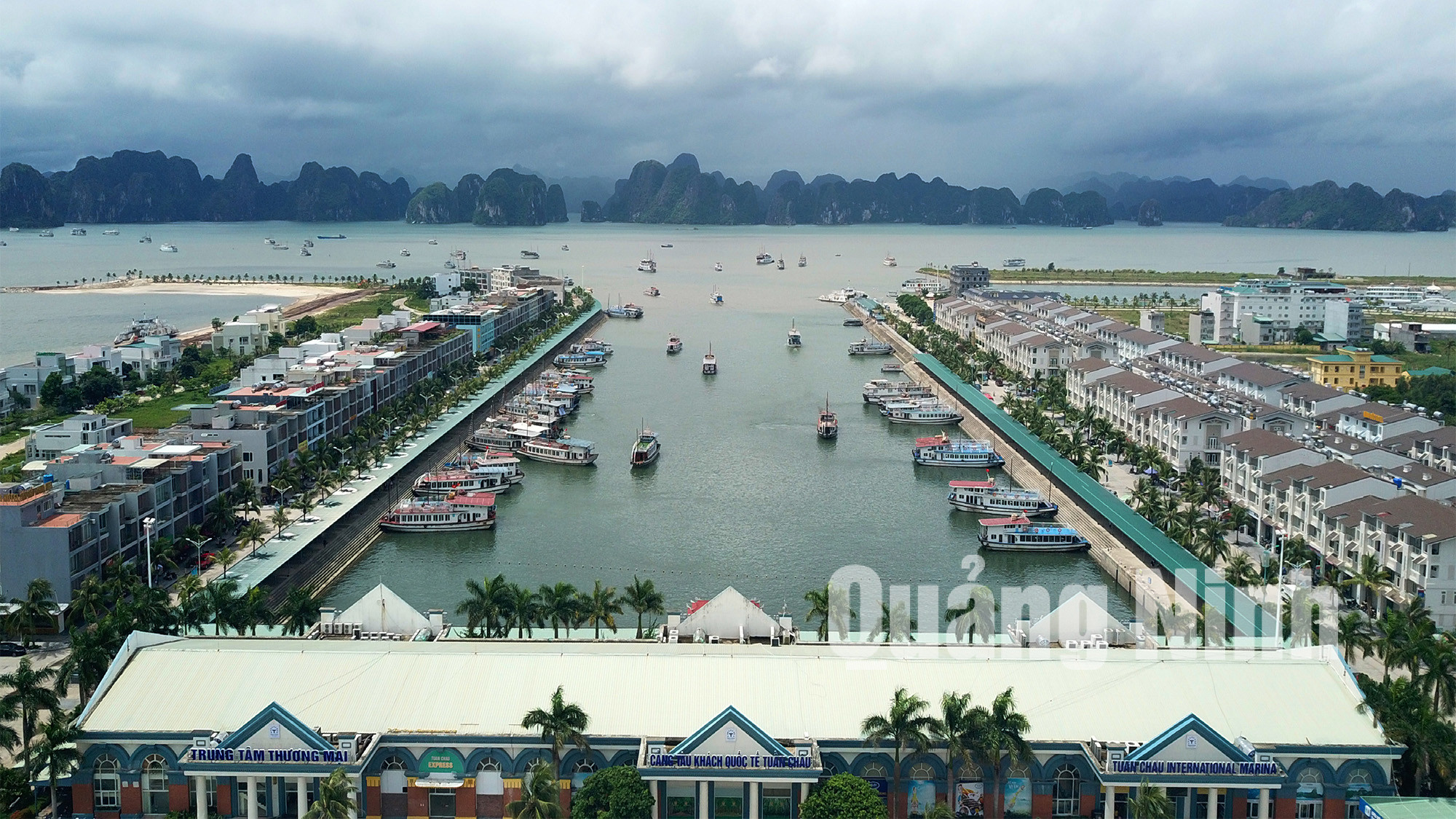 Toàn cảnh Cảng tàu khách quốc tế Tuần Châu (7-2018). Ảnh: Đỗ Phương