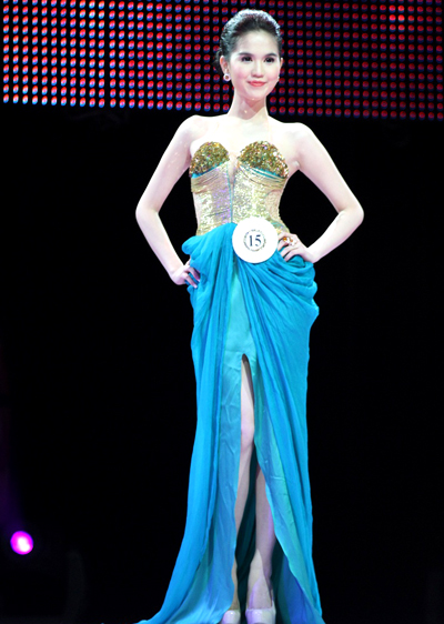 Trang phục dạ hội của Ngọc Trinh trong đêm chung kết.