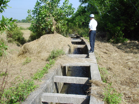 Hệ thống kênh mương phục vụ cho sản xuất ở huyện Đầm Hà được đầu tư kiên cố.