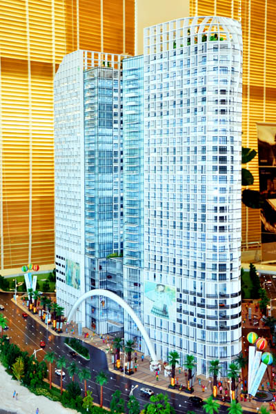 The Bayview Towers là công trình hỗn hợp khu mua sắm, giải trí, căn hộ cao cấp bao gồm một toà tháp đôi, cao 30 tầng. 