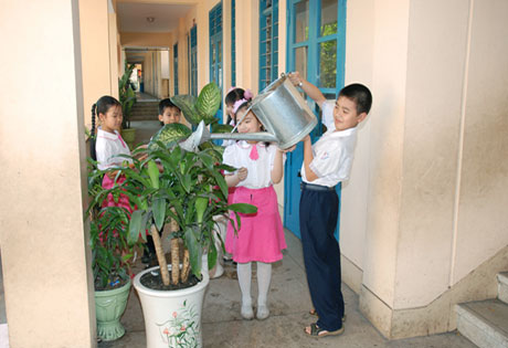 Học sinh Trường Tiểu học Trần Quốc Toản (TP Hạ Long) gắn thực hiện cuộc vận động với xây dựng “Môi trường học tập thân thiện, học sinh tích cực”.