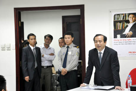Buổi đối thoại lần này, do ông Nguyễn Khắc Thành Đạt, Phó tổng giám đốc Prudential đứng ra chủ trì, trực tiếp trả lời các câu hỏi của khách hàng