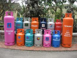 Hiểm họa từ việc san chiết gas trái phép
