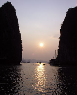 Hôm nay 11-11: Cả nước hướng về vịnh Hạ Long