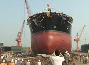 Hạ thủy thành công tầu hàng 53.000 tấn HL-15