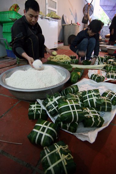“Most of villagers can make banh chung since they were children,” said Mr. Thanh.