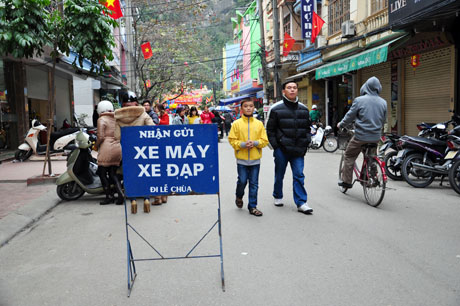 Điểm đỗ xe tại đường cấm với giá cắt cổ