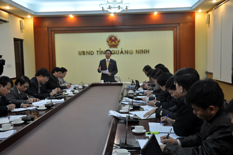 Đồng chí Đặng Huy Hậu, Phó Chủ tịch UBND tỉnh phát biểu kết luận cuộc họp.