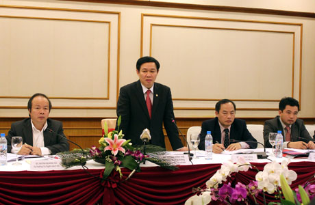 Bộ trưởng Tài chính Vương Đình Huệ phát biểu tại buổi làm việc với lãnh đạo tỉnh Quảng Ninh.