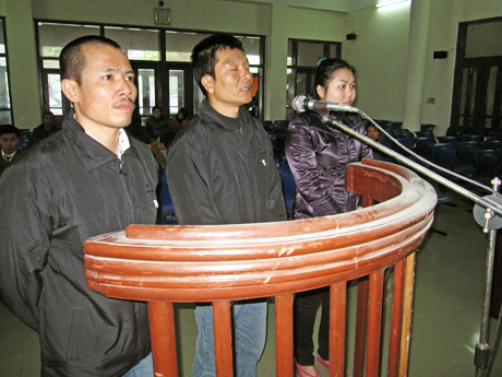 Các bị cáo tại phiên tòa xét xử sơ thẩm.