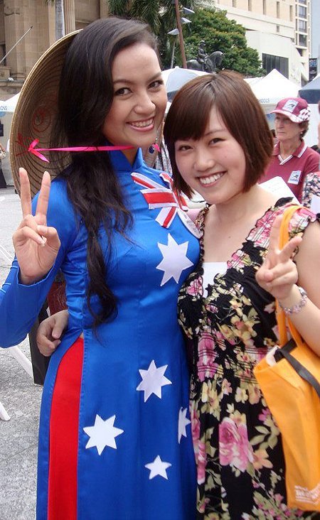 Ngoc Han in Vietnamese ao dai at the Brisbane Welcomes International Students 2012.