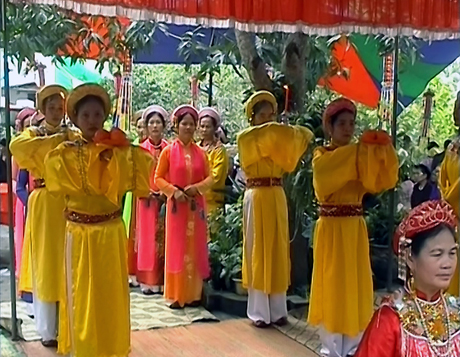 Tế lễ tại Lễ hội đình Lạc Thanh năm 2011.