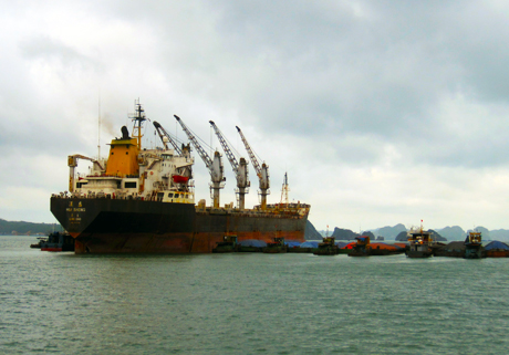Kinh tế cảng biển đã và đang góp phần phát triển kinh tế - xã hội của tỉnh theo hướng nhanh, bền vững.