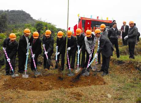 Khởi công dự án lưới điện nông thôn tỉnh Quảng Ninh, giai đoạn II tại xã Đạp Thanh, huyện Ba Chẽ.