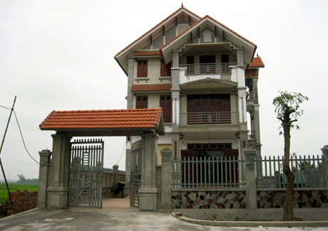 Ngôi nhà mới của một nông dân ở xã Cẩm La.