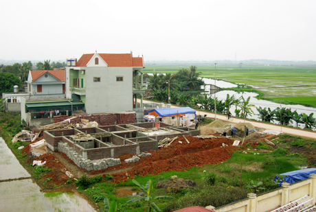 Các khu dân cư tự xây góp phần từng bước đổi mới diện mạo vùng quê Quảng Yên.