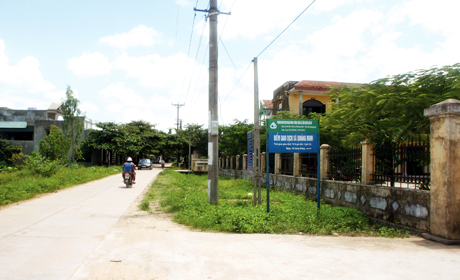 Đường giao thông nông thôn xã Quảng Minh (Hải Hà) được bê tông hóa thuận lợi cho việc đi lại, phát triển kinh tế của nhân dân. Ảnh: Hữu Việt