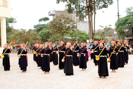 Huyện Bình liêu tham gia trình diễn trích điệu múa nghi lễ lẩu then.