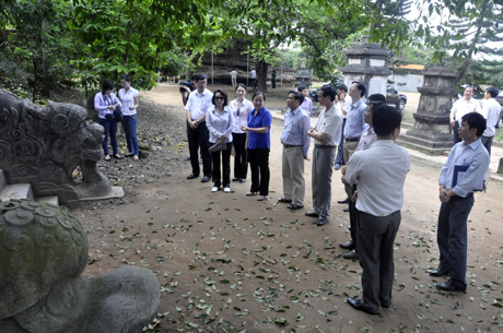 Đoàn công tác thăm, kiểm tra tại chùa Quỳnh Lâm.
