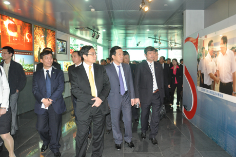 Đồng chí Bí thư Tỉnh ủy thăm Nhà triển lãm Quy hoạch TP Liễu Châu
