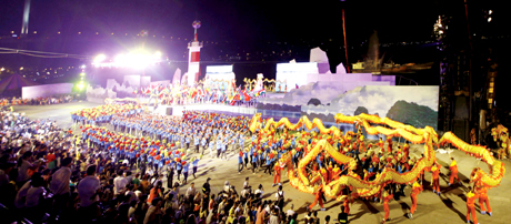 Toàn cảnh Carnaval Hạ Long 2012.