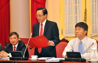 Ông Giang Sơn, Phó Chủ nhiệm Văn phòng Chủ tịch nước đọc Lệnh của Chủ tịch nước công bố Pháp lệnh mới