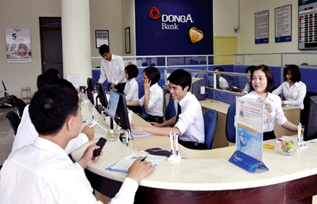 Với các dịch vụ đa dạng ngày càng có nhiều khách hàng đến với Ngân hàng Đông Á Quảng Ninh.