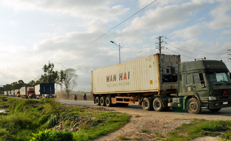 Hàng hoá xuất khẩu qua Khu kinh tế cửa khẩu Móng Cái. 