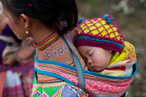 Hmong Woman and Child, Cao Son