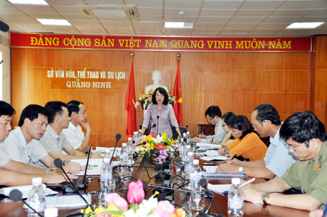 UBND tỉnh họp bàn về Đề án phát triển các sản phẩm du lịch cho kỳ quan Hạ Long