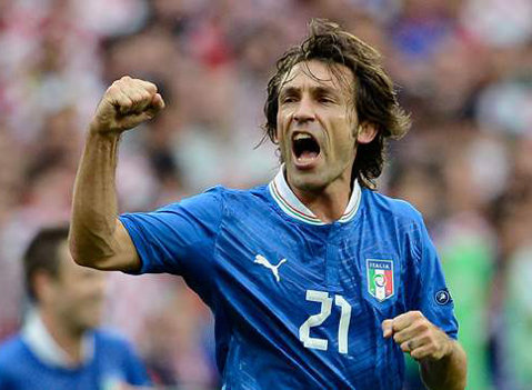 Pirlo không chỉ đóng góp vào lối chơi mà còn trực tiếp ghi bàn cho Italy.