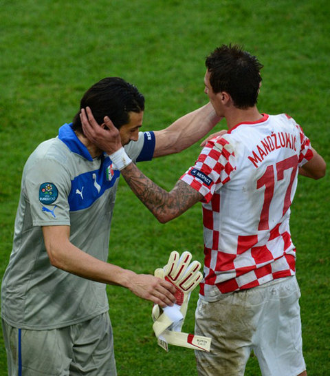 Italy vào thế hiểm nghèo như ở Euro 2004