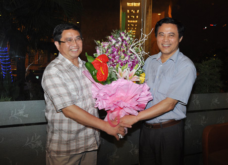 Đồng chí Nguyễn Tiến Mạnh, Tổng biên tập Báo Quảng Ninh phát biểu tại hội nghị.