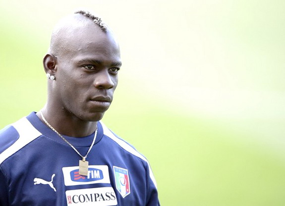 Sau 3 năm, Balotelli lại đối mặt Neuer: Nợ anh hùng…