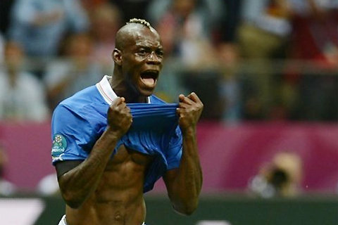 Người hùng của Italy tối qua, Balotelli.