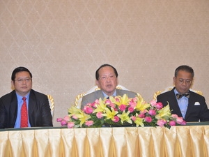 Ngoại trưởng Campuchia Hor Namhong tại cuộc họp báo. 