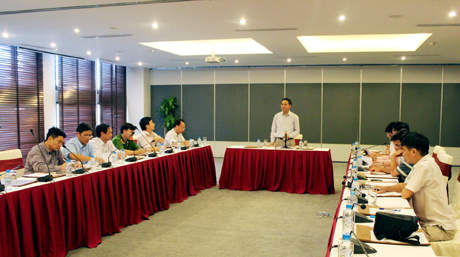 Đồng chí Đặng Huy Hậu, Phó Chủ tịch UBND tỉnh phát biểu kết luận buổi làm việc.