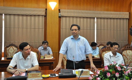 Đồng chí Phạm Minh Chính, Bí thư Tỉnh ủy Quảng Ninh phát biểu tại buổi làm việc.
