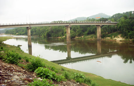 Cầu sông Tiên.