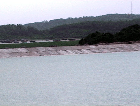 Công trình hồ chứa nước Trường Xuân trên đảo Cô Tô đảm bảo an toàn trong bão.