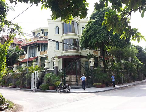 Biệt thự của ông Kiên tại khu vực hồ Tây. Ảnh: Hà Anh