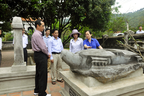 Rùa đá - một trong những hiện vật cổ còn sót lại được tìm thấy tại khu vực lăng Trần Hiến Tông thuộc khu di tích lịch sử văn hoá nhà Trần tại Đông Triều.