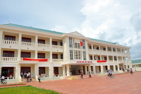 Trường THPT Cô Tô được đầu tư xây mới phục vụ năm học mới.