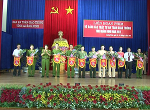 Khai mạc Liên hoan phim về Đảm bảo TTATGT tỉnh Quảng Ninh năm 2012