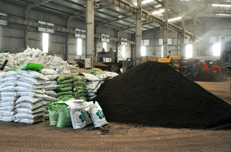 Dây chuyền công nghệ xử lý các rác thải hữu cơ chuyển hoá thành mùn compost, sau đó sản xuất thành phân vi sinh cao cấp, phục vụ cho sản xuất nông nghiệp