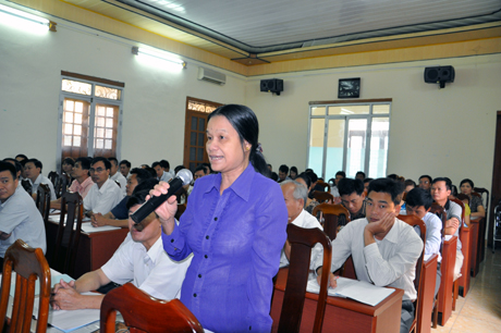 Đại diện phụ huynh Trường Mầm non Việt Hưng (TP Hạ Long) phát biểu tại hội nghị.