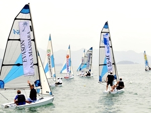 Giải đua thuyền buồm Evason Ana Mandara-Nha Trang diễn ra hồi tháng 6/2012 thu hút khá nhiều du khách.