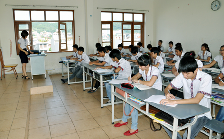 Với việc tuyển sinh khó khăn, năm học 2012-2013, Trường THCS-THPT Lê Thánh Tông có lớp chỉ còn 32 học sinh (lớp 11A4).