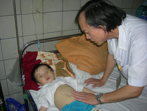Trẻ nhỏ rất hay bị ho, sốt, chảy nước mũi, đau họng..., tuy nhiên không phải lúc nào thuốc kháng sinh cũng có tác dụng. 